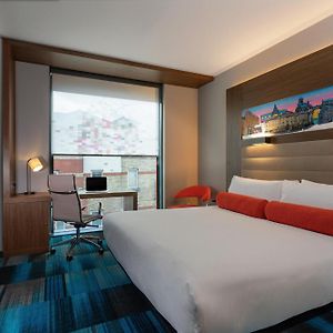 Urban King Room